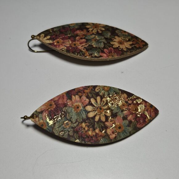 Pink And Blue Flower Cork With Gold Dangling Earrings - Picture 9 of 11